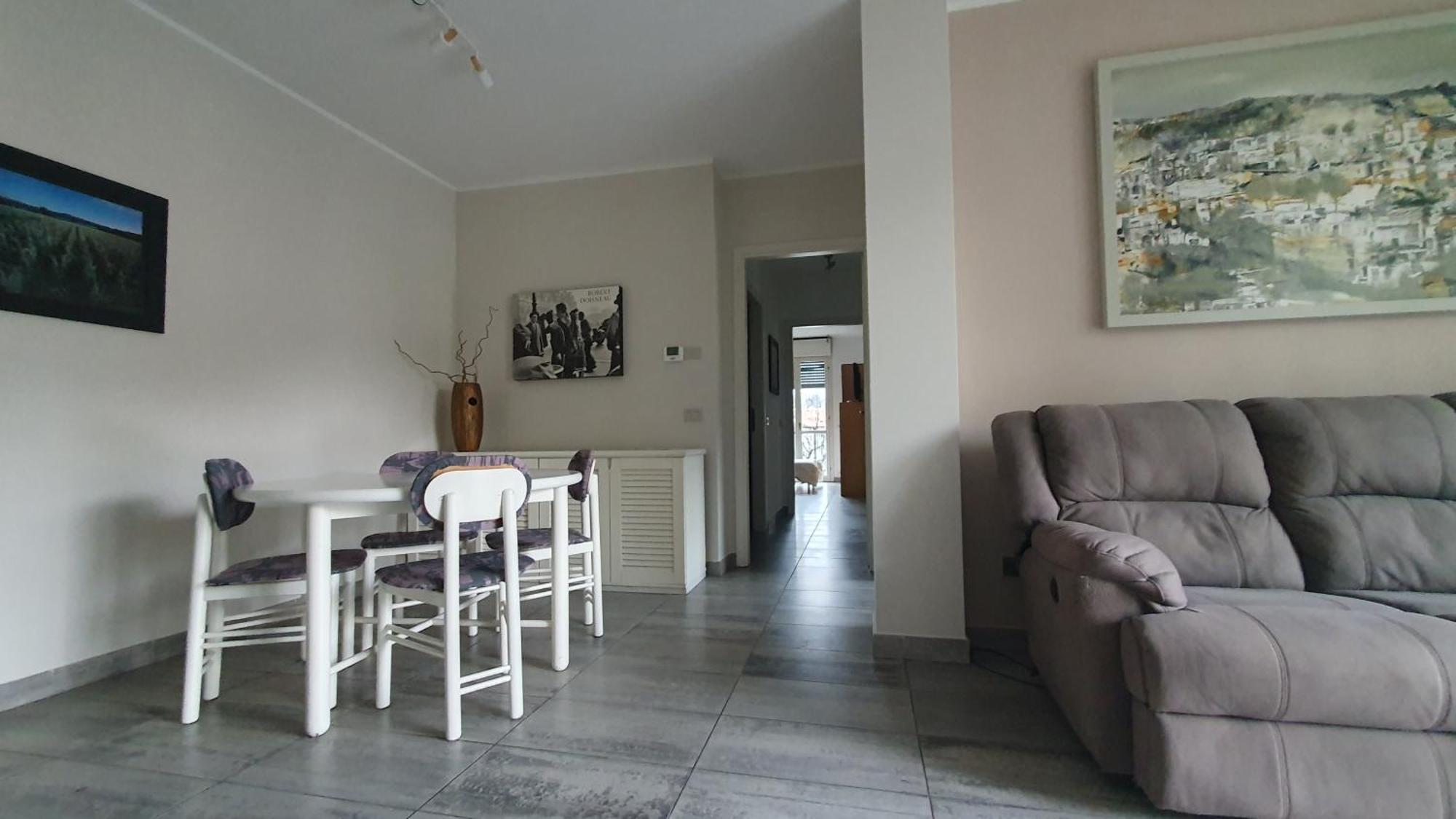 Casa Vacanze Matilde Gavirate Luaran gambar